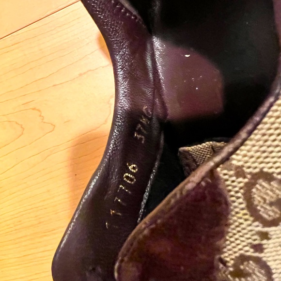 Authentic Gucci monogram sneakers . - Picture 7 of 7